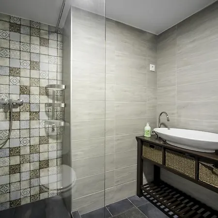 Akacfa 2 Bedroom Center